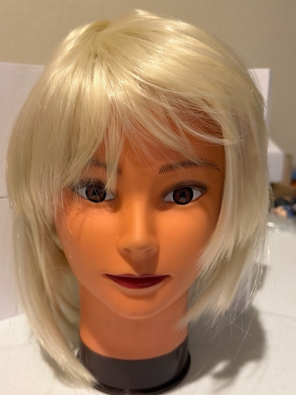 Short Layered Synthetic Wig in Platinum Blonde - Women Hair